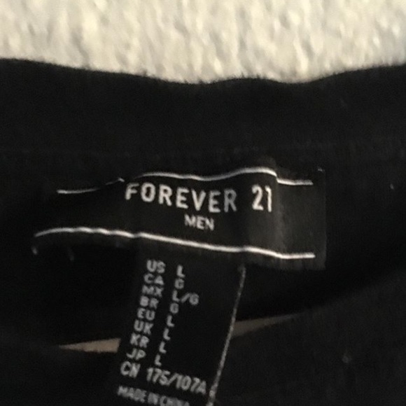 Forever 21 black tee - Picture 3 of 3